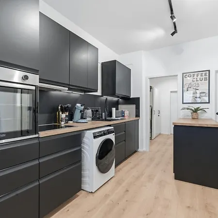 Ludwigscozyescape - Design Loft Mit Großer Wohnküche Am Residenzschloss, 6 Gäste, Smarttv In Jedem Zimmer, Highspeed Wlan, Workspace, 24h Self Check-in, Parkplatz 2 Min Apartment Ludwigsburg