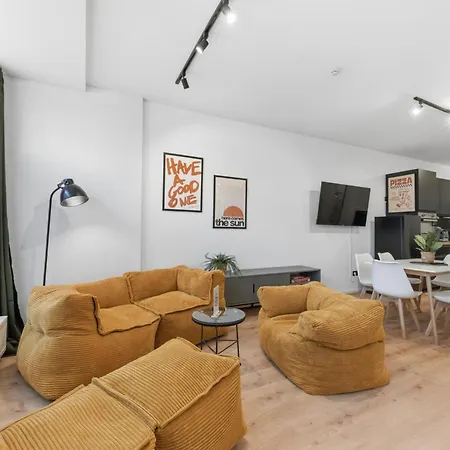 Apartment Ludwigscozyescape - Design Loft Mit Großer Wohnküche Am Residenzschloss, 6 Gäste, Smarttv In Jedem Zimmer, Highspeed Wlan, Workspace, 24h Self Check-in, Parkplatz 2 Min