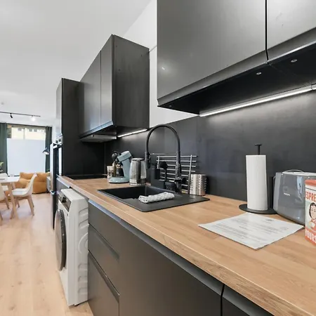 Apartment Ludwigscozyescape - Design Loft Mit Großer Wohnküche Am Residenzschloss, 6 Gäste, Smarttv In Jedem Zimmer, Highspeed Wlan, Workspace, 24h Self Check-in, Parkplatz 2 Min