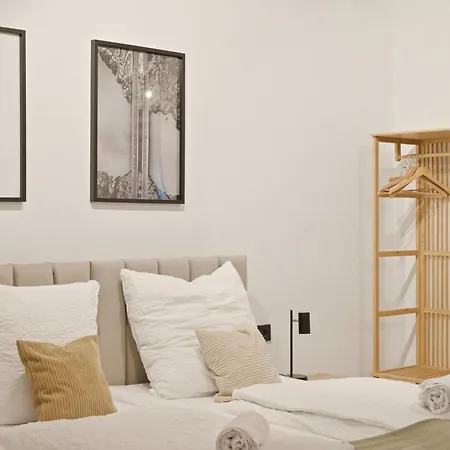 Ludwigscozyescape - Design Loft Mit Grosser Wohnkueche Am Residenzschloss, 6 Gaeste, Smarttv In Jedem Zimmer, Highspeed Wlan, Workspace, 24h Self Check-in, Parkplatz 2 Min Apartmán Ludwigsburg