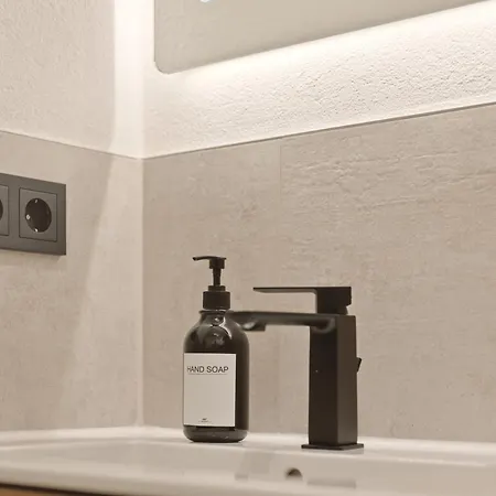 Ludwigscozyescape - Design Loft Mit Großer Wohnküche Am Residenzschloss, 6 Gäste, Smarttv In Jedem Zimmer, Highspeed Wlan, Workspace, 24h Self Check-in, Parkplatz 2 Min Apartment *